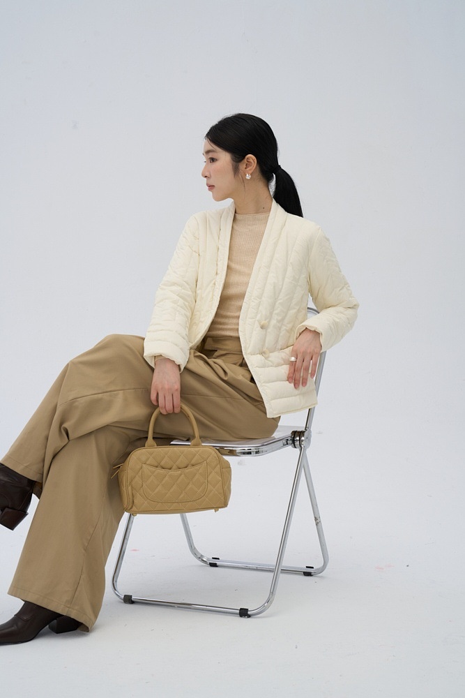 Veste courte pour femme ChicShe 2025, style coréen, col en V, doublure intérieure en duvet de canard blanc, chaude, élégante, légère, coupe ajustée_voghion.com