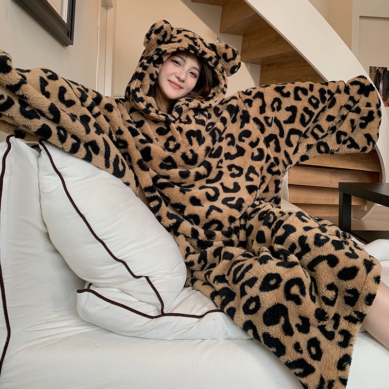 ChicShe Cross-Border Women's Winter New Thickened Flannel Hooded Nightgown European And American Style Plus Size Loose Warm_voghion.com