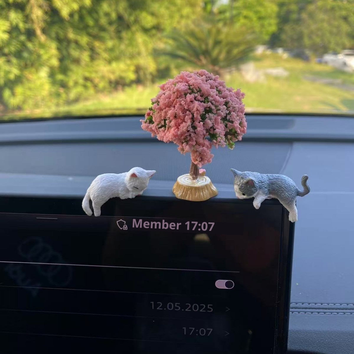 Niedliche Katzenornament-Kreation, trendige Armaturenbrettdekoration für den Autoinnenraum_voghion.com