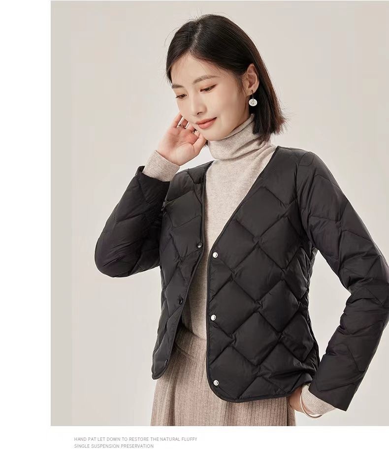 ChicShe 2025 Autunno Inverno Nuovo Piumino d'oca da donna Vestibilità slim Versatile Intimo Manica lunga Strato di base Cappotto caldo_voghion.com