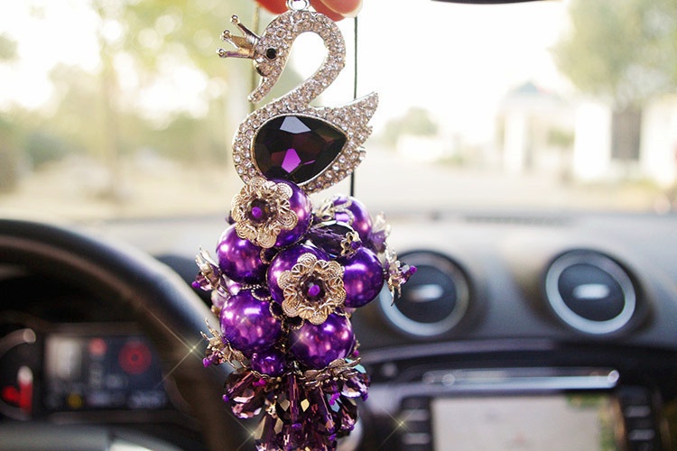 Ciondolo di cristallo con strass, cigno, simpatico cartone animato, decorazione da appendere all'interno dell'auto, per le donne_voghion.com