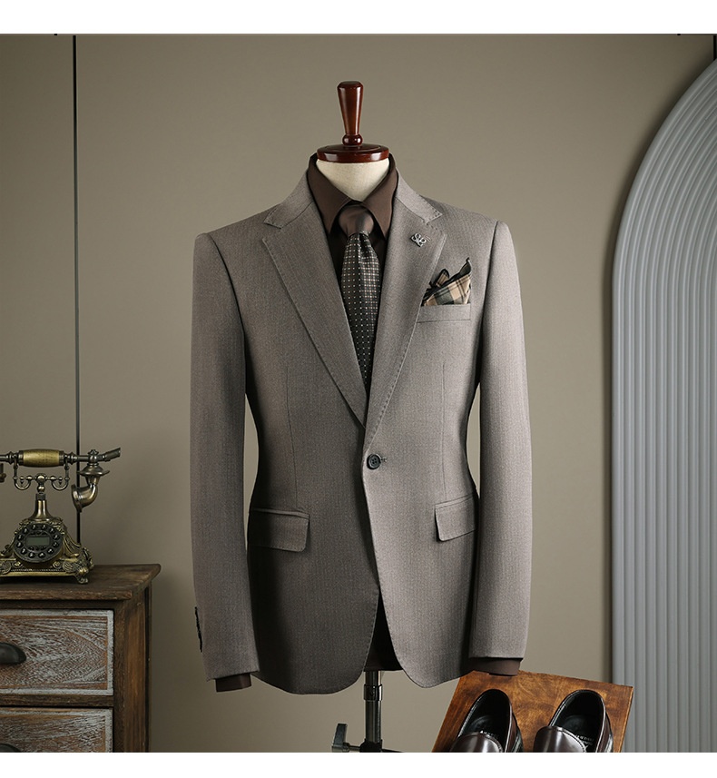 Costume rayé grande taille pour homme, idéal pour les occasions formelles, les banquets, les mariages et autres événements professionnels._voghion.com