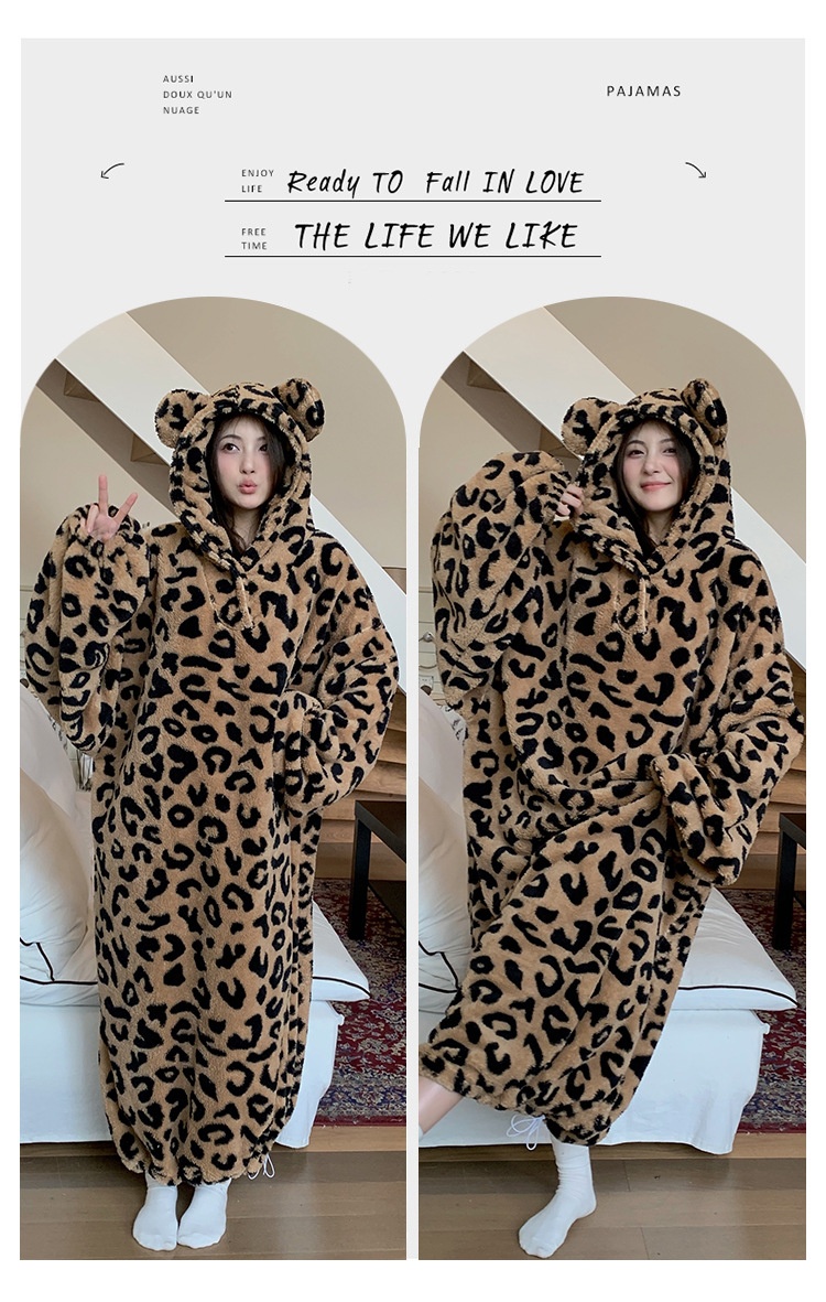 ChicShe Cross-Border Women's Winter New Thickened Flannel Hooded Nightgown European And American Style Plus Size Loose Warm_voghion.com