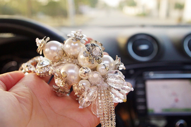 Ciondolo di cristallo con strass, cigno, simpatico cartone animato, decorazione da appendere all'interno dell'auto, per le donne_voghion.com