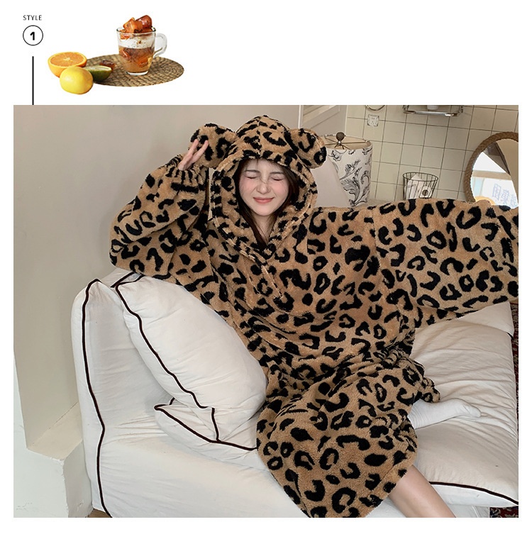 ChicShe Cross-Border Women's Winter New Thickened Flannel Hooded Nightgown European And American Style Plus Size Loose Warm_voghion.com