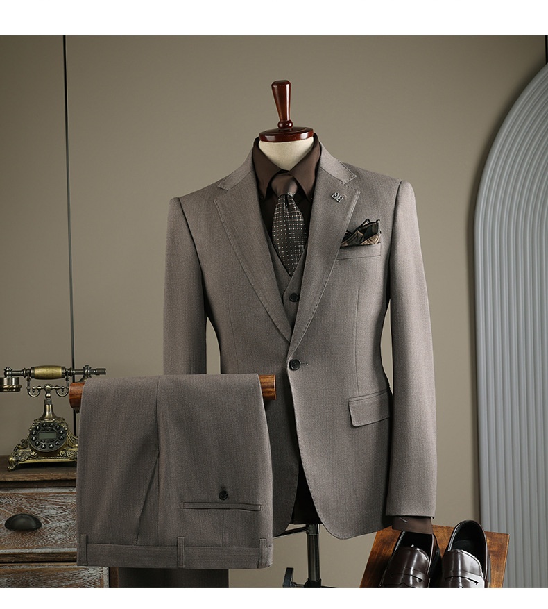 Costume rayé grande taille pour homme, idéal pour les occasions formelles, les banquets, les mariages et autres événements professionnels._voghion.com