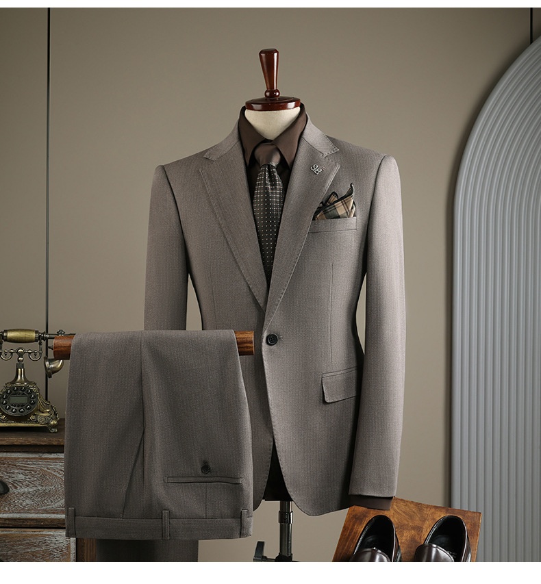 Costume rayé grande taille pour homme, idéal pour les occasions formelles, les banquets, les mariages et autres événements professionnels._voghion.com