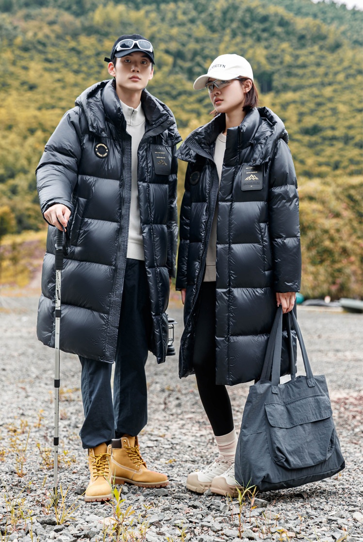 ChicShe Minus 40 Grad Nordosten Schwarz Gold Paar Daunenjacke Unisex Warm Kapuze Extrem Kalt Lang und Kurz Modischer Mantel_voghion.com