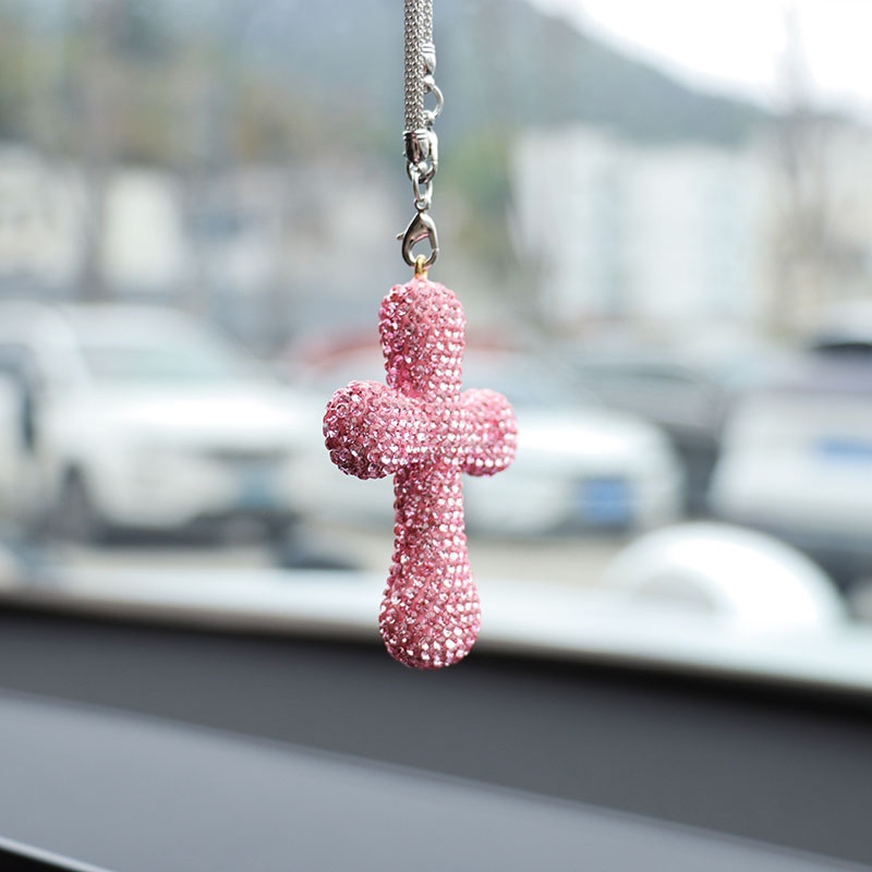 Ciondolo decorativo a forma di croce con strass in argilla di celebrità, venduto a livello internazionale su Internet, per interni auto da uomo e da donna_voghion.com