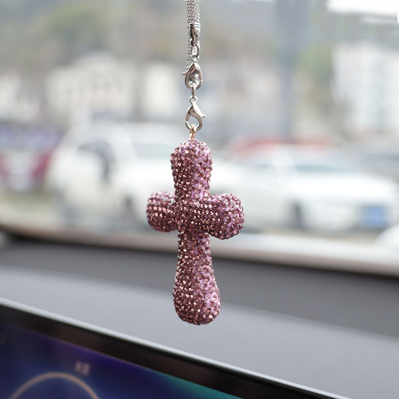 Ciondolo decorativo a forma di croce con strass in argilla di celebrità, venduto a livello internazionale su Internet, per interni auto da uomo e da donna_voghion.com