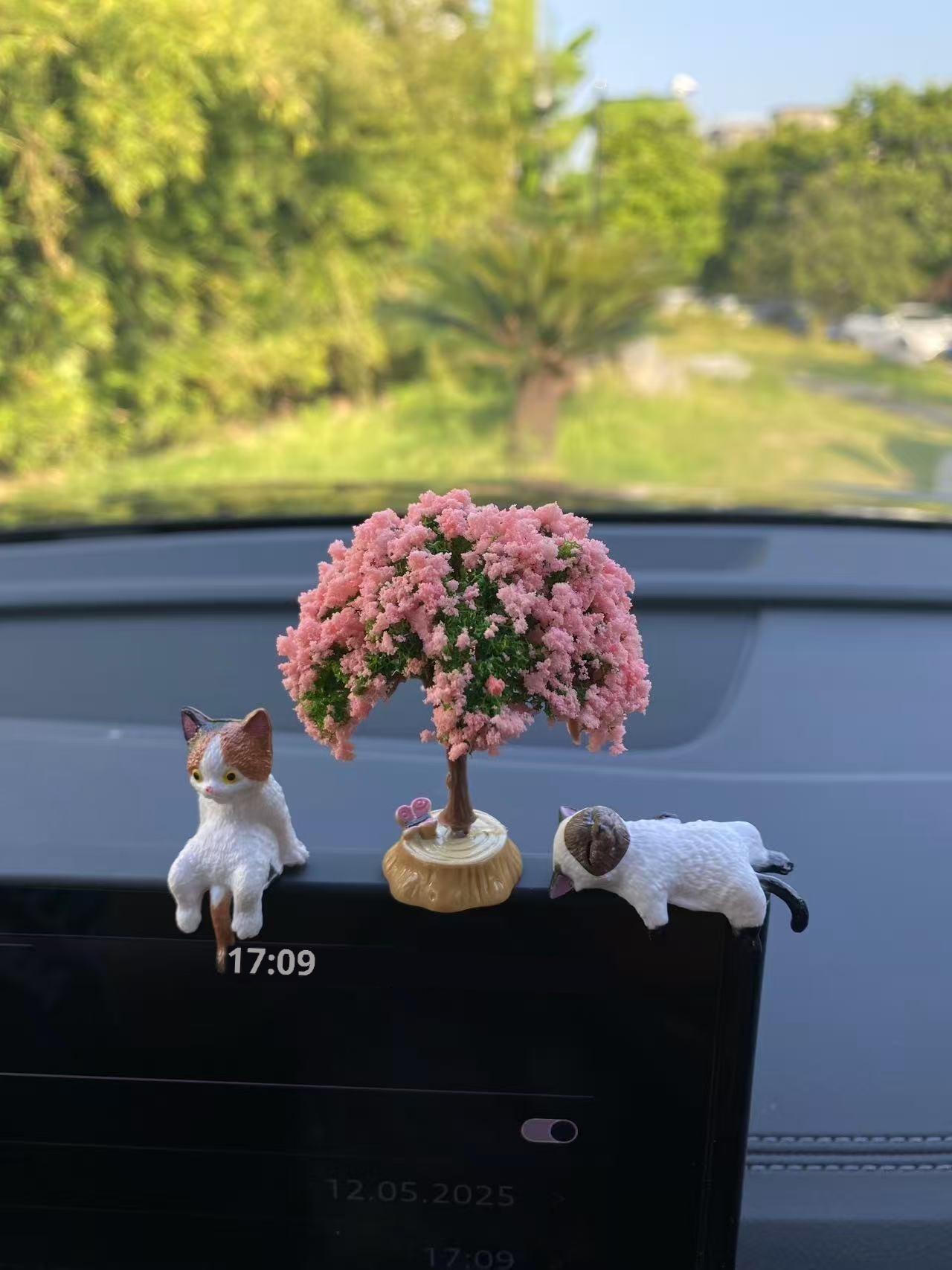 Niedliche Katzenornament-Kreation, trendige Armaturenbrettdekoration für den Autoinnenraum_voghion.com