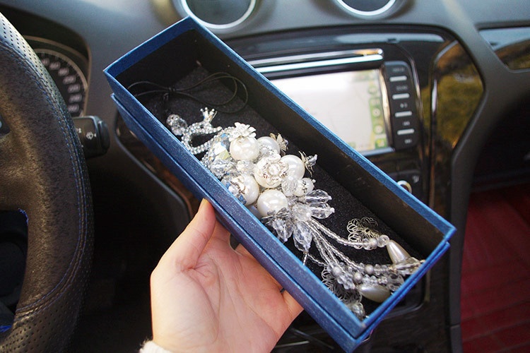 Ciondolo di cristallo con strass, cigno, simpatico cartone animato, decorazione da appendere all'interno dell'auto, per le donne_voghion.com