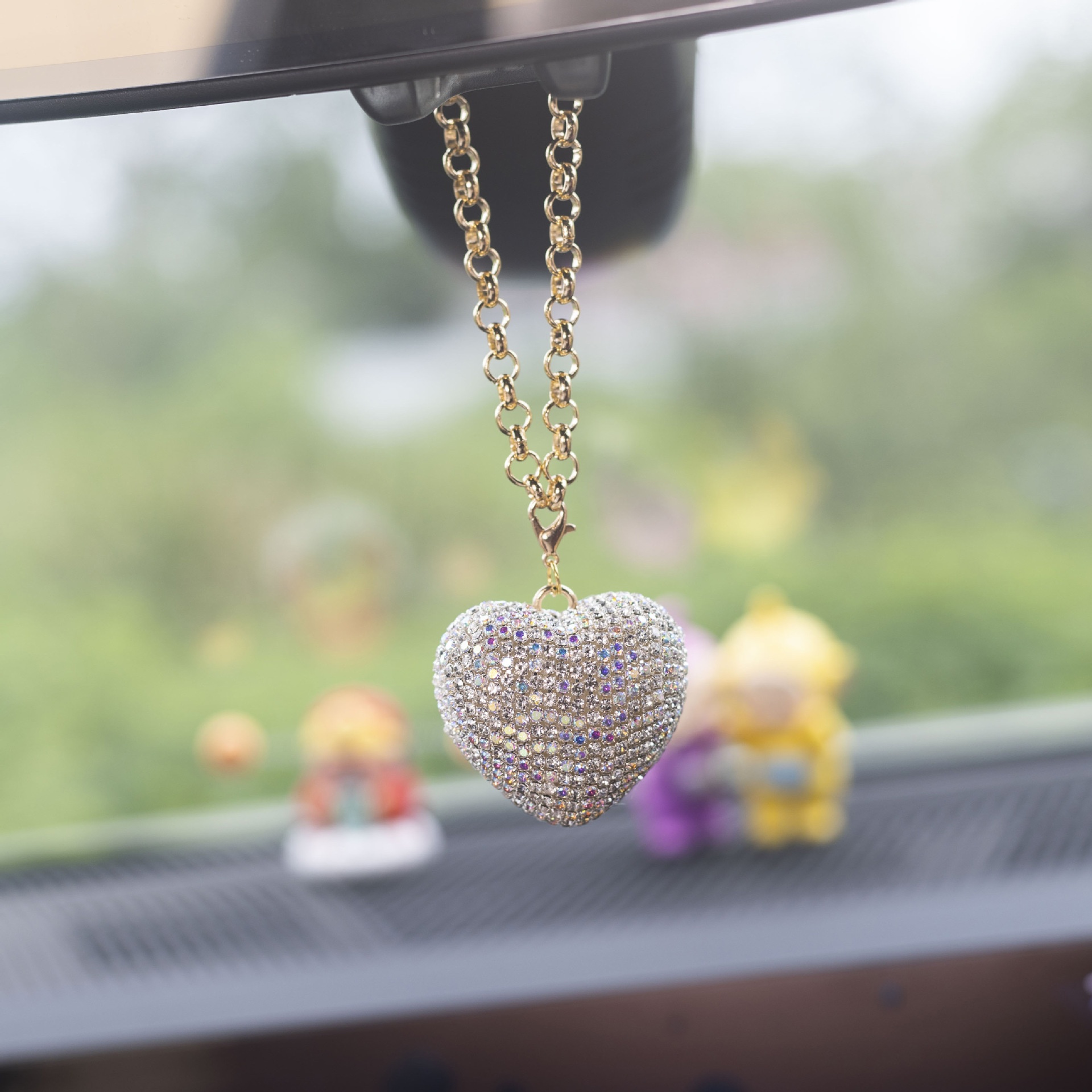 Neuer 3D-Herzanhänger mit Glitzermotiv für den Rückspiegel – Auto-Innendekoration_voghion.com