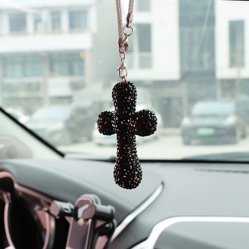 Ciondolo decorativo a forma di croce con strass in argilla di celebrità, venduto a livello internazionale su Internet, per interni auto da uomo e da donna_voghion.com