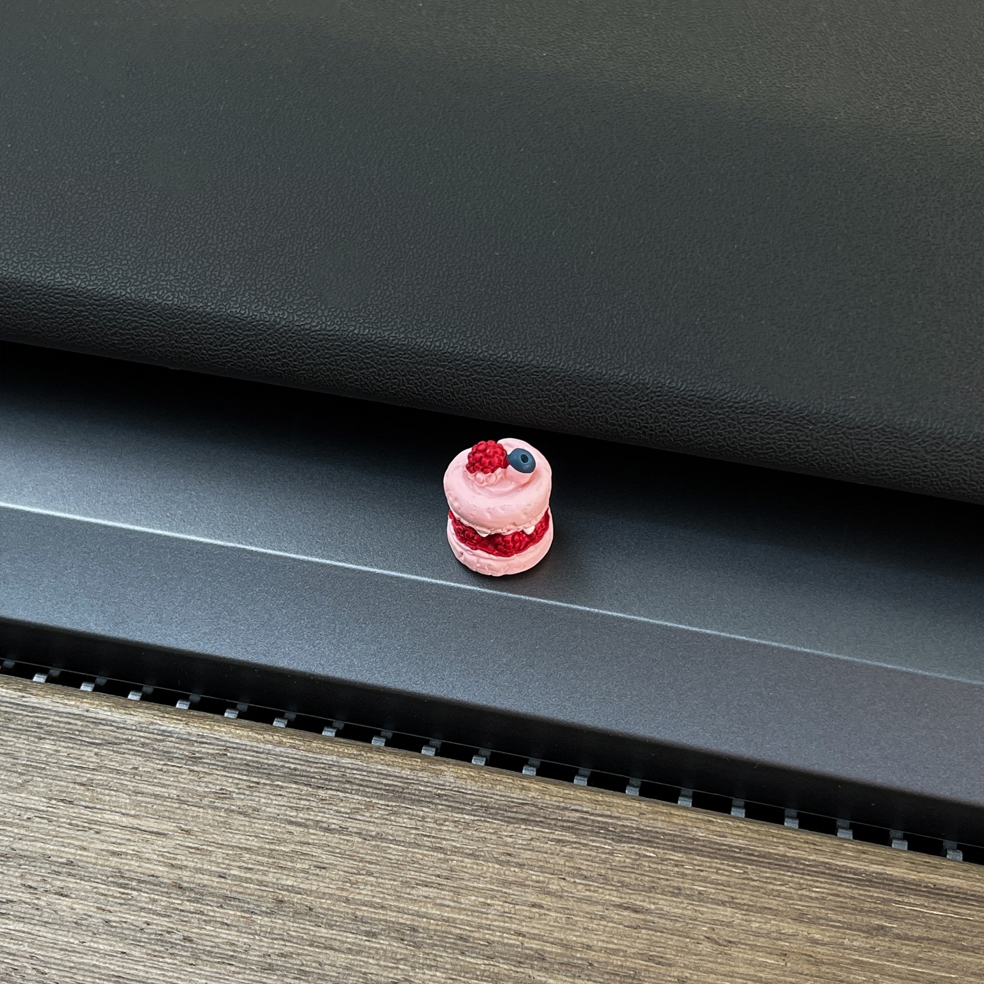 ute Ornament Screen Computer Monitor Decoration Car Interior Healing Cream Cake_voghion.com