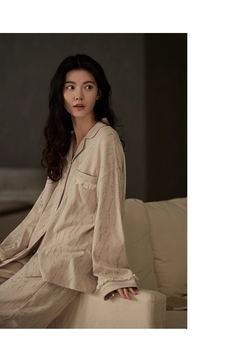 ChicShe Minimalistischer gestreifter Partner-Pyjama im koreanischen Stil für Damen, Neuheit Frühling/Herbst/Winter 2025, hochwertiges Design mit langen Ärmeln und Hose, Homewear_voghion.com