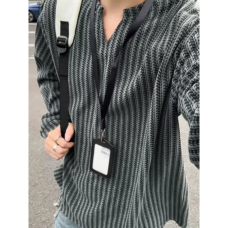 Herren-Langarmshirt mit Fischgrätenmuster und V-Ausschnitt, schwarz-weiß gestreift, lockere Passform._voghion.com