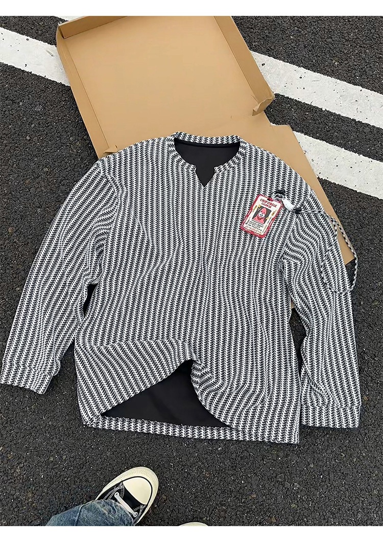 Herren-Langarmshirt mit Fischgrätenmuster und V-Ausschnitt, schwarz-weiß gestreift, lockere Passform._voghion.com