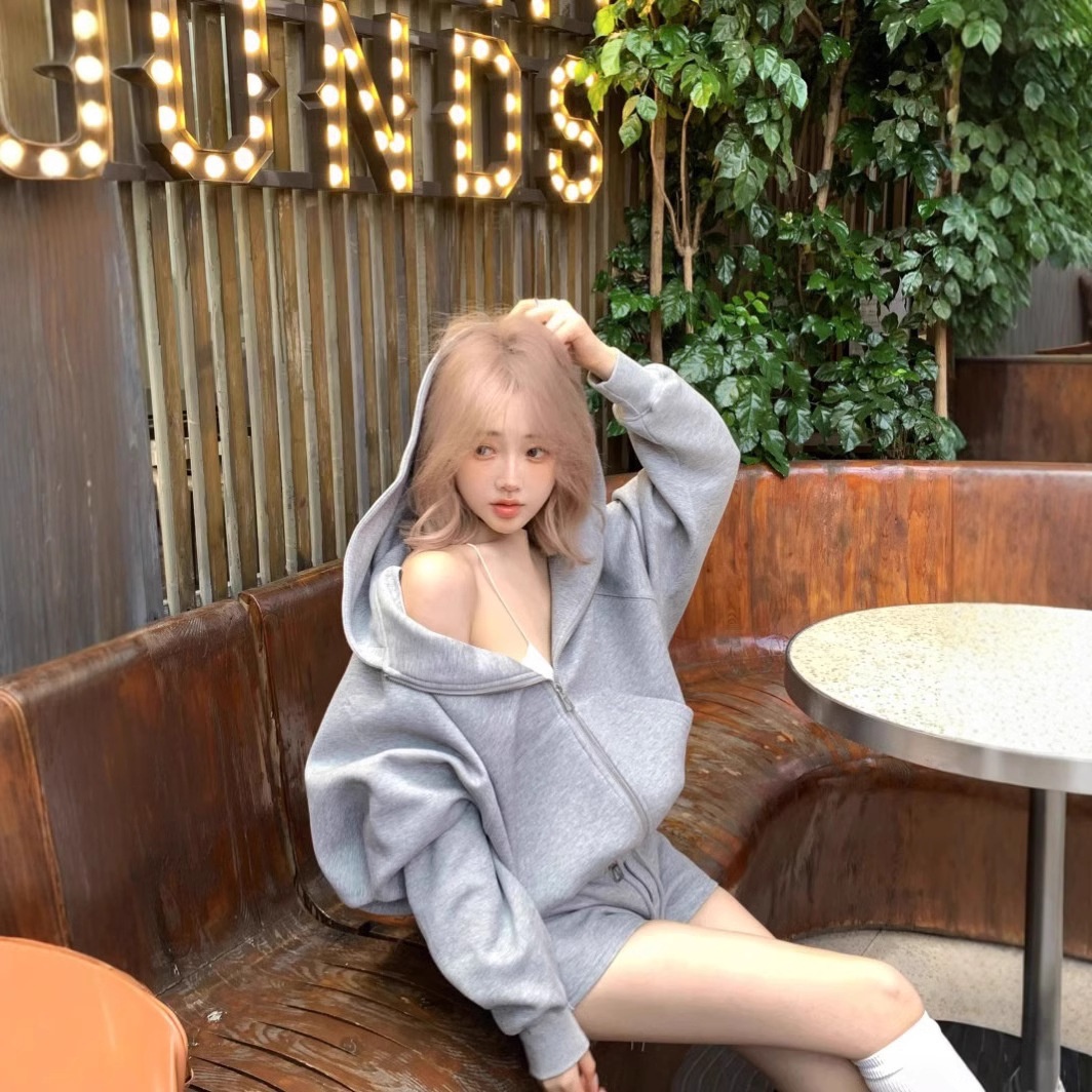 001 Casual Sports Lazy Hooded Loose Sweatshirt Jacket For Women Autumn Drawstring Straight Shorts Gray Two-Piece Set_voghion.com