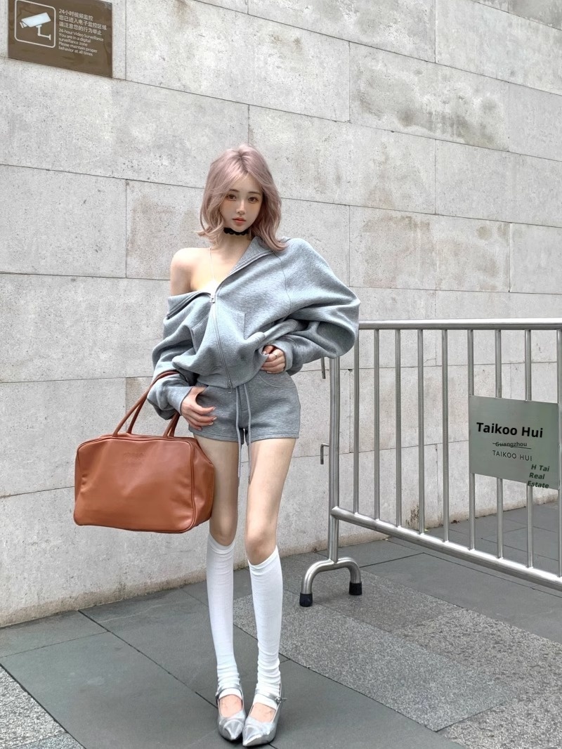 001 Casual Sports Lazy Hooded Loose Sweatshirt Jacket For Women Autumn Drawstring Straight Shorts Gray Two-Piece Set_voghion.com