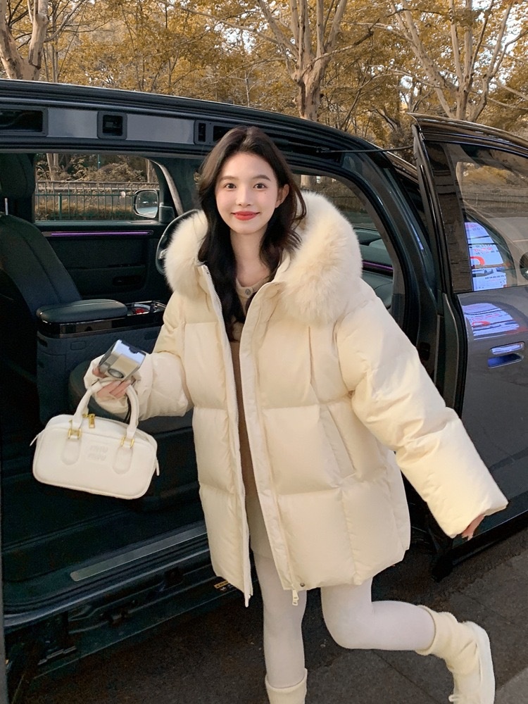 ChicShe Madofi Madou/Belove Moscow Giacca in piumino d'anatra bianca con collo in pelliccia di volpe per donna 2024 Novità invernale_voghion.com