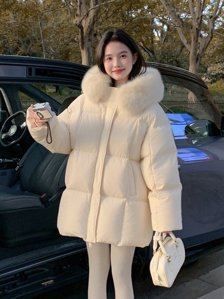 ChicShe Madofi Madou/Belove Moscow Giacca in piumino d'anatra bianca con collo in pelliccia di volpe per donna 2024 Novità invernale_voghion.com