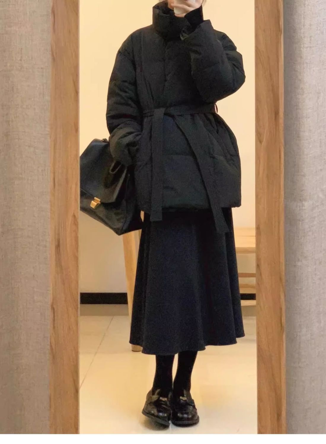 ChicShe Waist-Cinching Down Jacket For Women, Short Style, 2025 Winter New Thickened White Duck Down, Petite Slimming Elegant_voghion.com