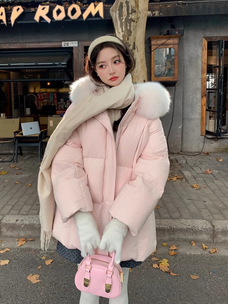 ChicShe Madofi Madou/Belove Moscow Giacca in piumino d'anatra bianca con collo in pelliccia di volpe per donna 2024 Novità invernale_voghion.com