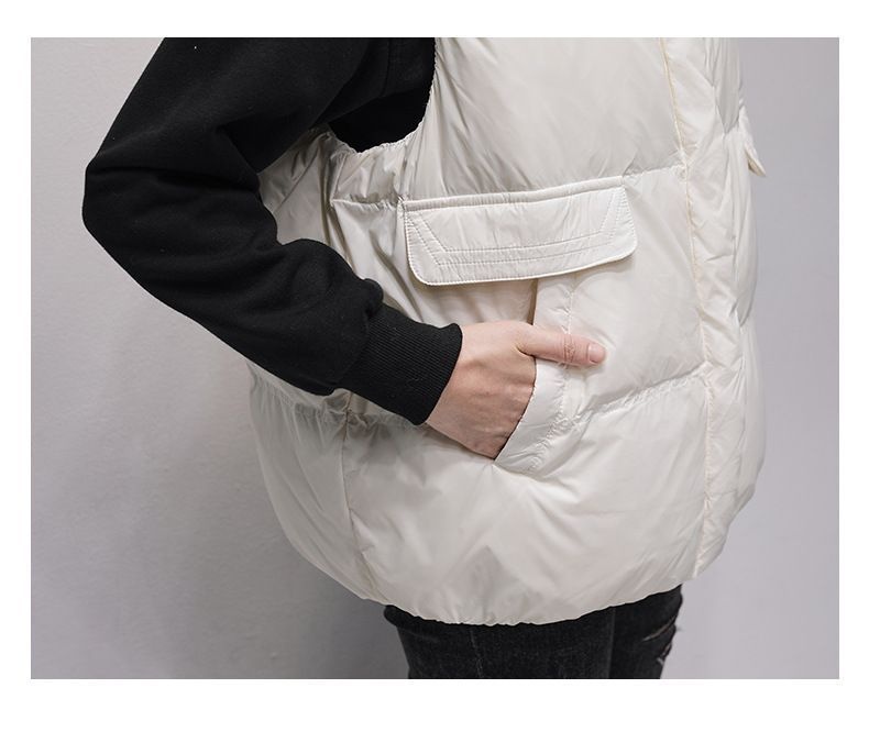 Doudoune ChicShe Petite pour femme, collection hiver 2025, col montant, duvet de canard blanc, coupe courte et ample, idéale pour l'hiver._voghion.com