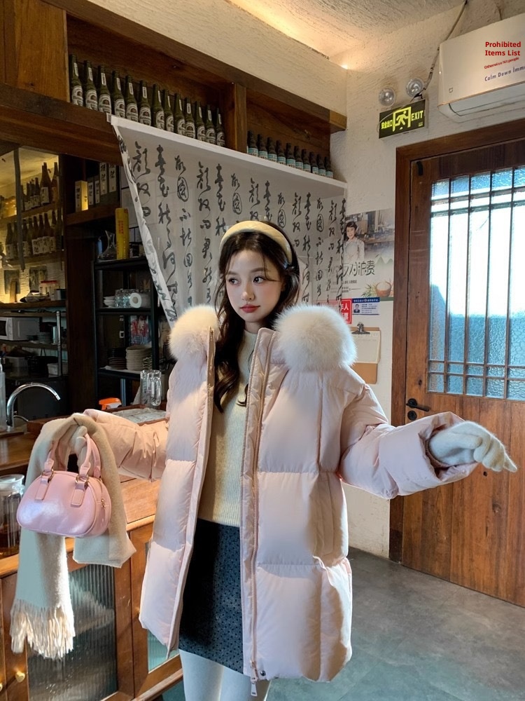 ChicShe Madofi Madou/Belove Moscow Giacca in piumino d'anatra bianca con collo in pelliccia di volpe per donna 2024 Novità invernale_voghion.com