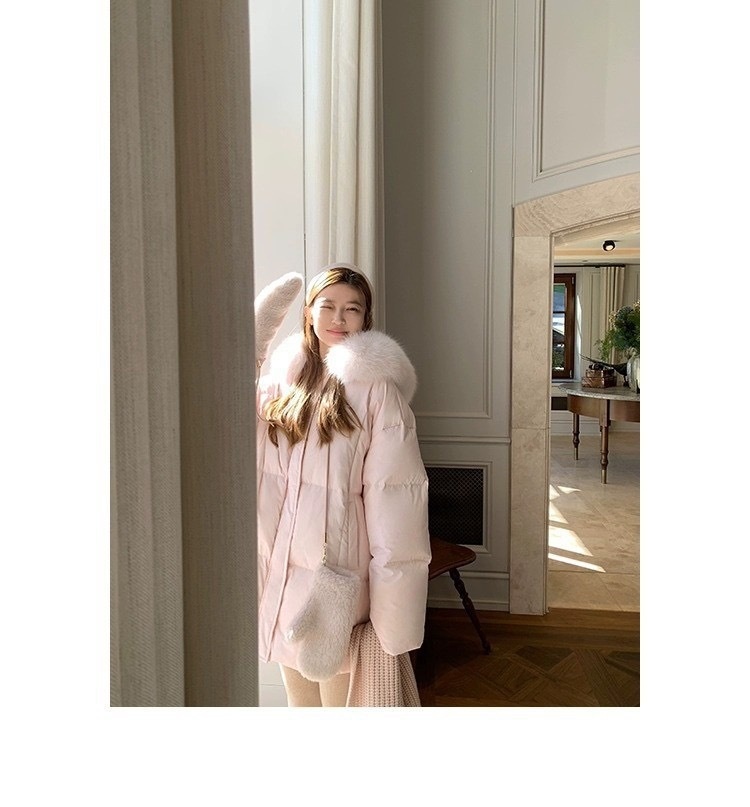 ChicShe Madofi Madou/Belove Moscow Giacca in piumino d'anatra bianca con collo in pelliccia di volpe per donna 2024 Novità invernale_voghion.com