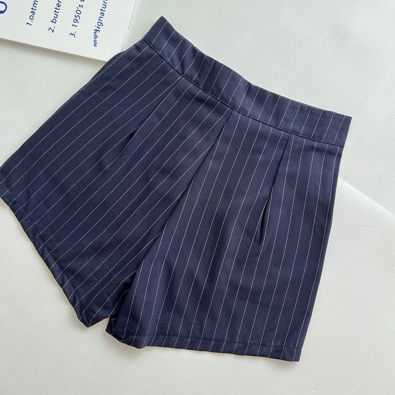 GraceChic Jin Qian Maßgeschneiderter schwarzer Anzug mit blauer Schwesterbluse, figurformend, hochwertig, mit Shorts, trendig_voghion.com