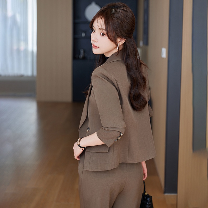 GraceChic Frühjahr/Herbst 2024 Neuer Petite-Short-Anzug für Damen, kleiner Blazer mit weit geschnittener Hose, zweiteiliges Set für den täglichen Weg zur Arbeit_voghion.com