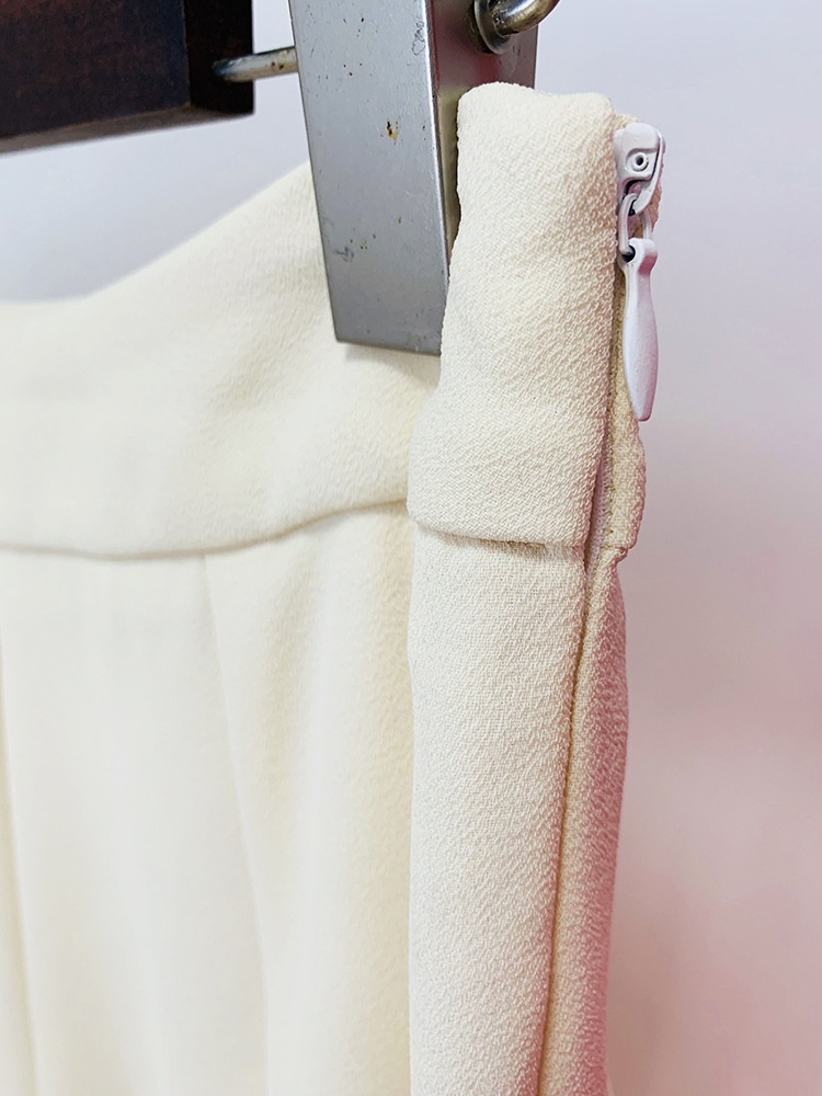 GraceChic Disponibile nel 2025 Nuovo Completo Due Pezzi da Abito con Cintura in Vita e Bottoni Nascosti in Colore Crema, Moda Celebrità Semplice_voghion.com