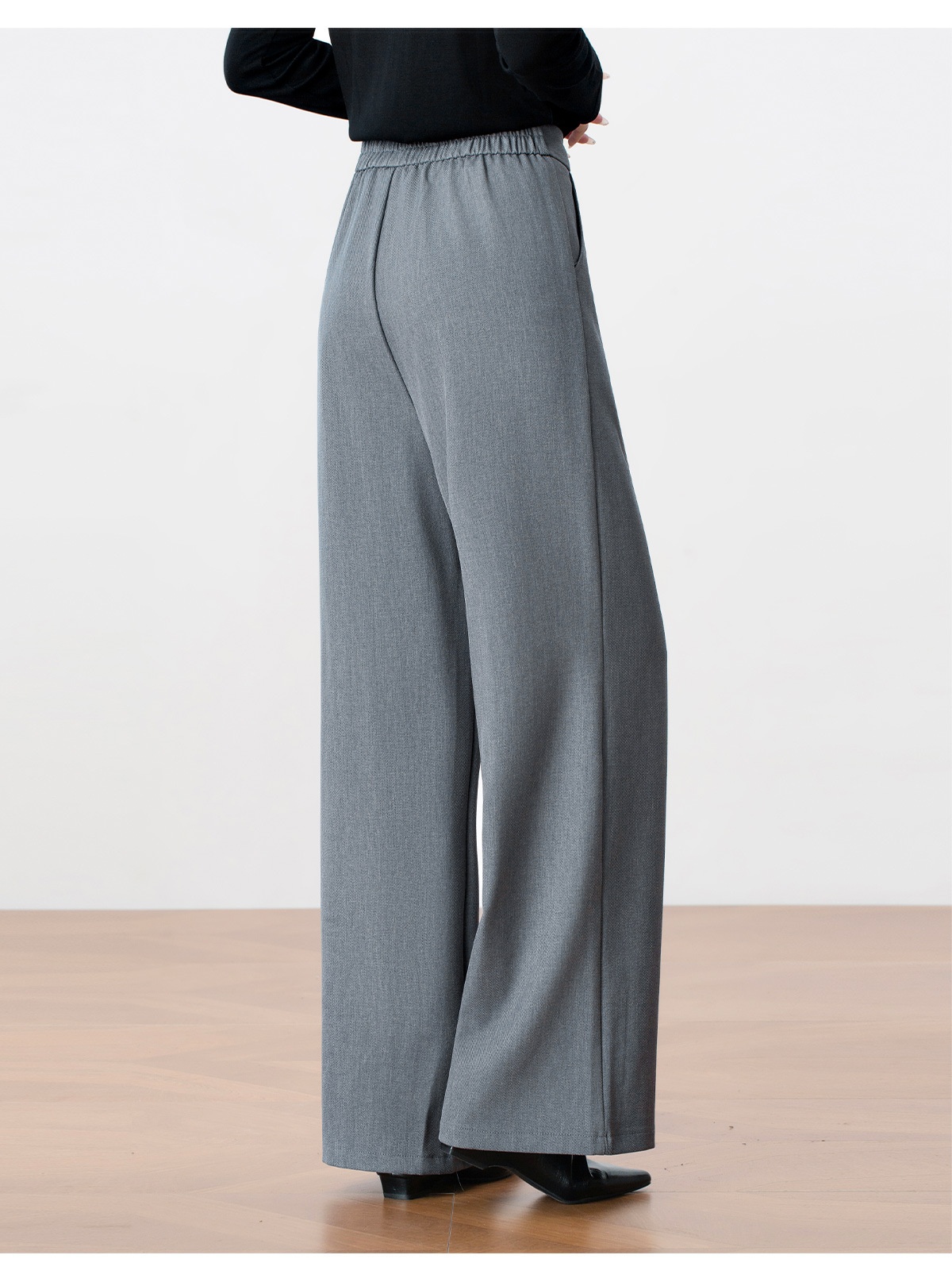 Ensemble trois pièces GraceChic Light High-End pour femme, collection automne 2025 : gilet gris, chemise et pantalon large._voghion.com