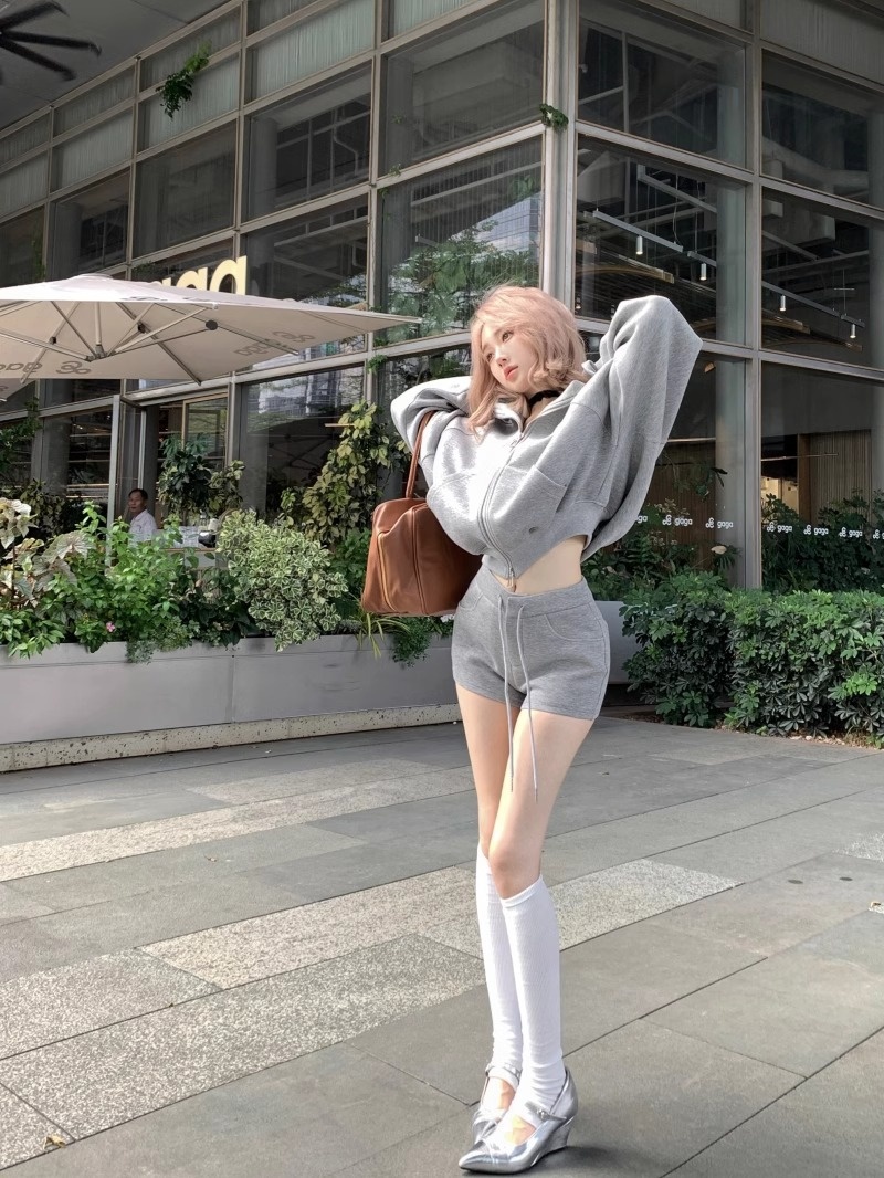 001 Casual Sports Lazy Hooded Loose Sweatshirt Jacket For Women Autumn Drawstring Straight Shorts Gray Two-Piece Set_voghion.com