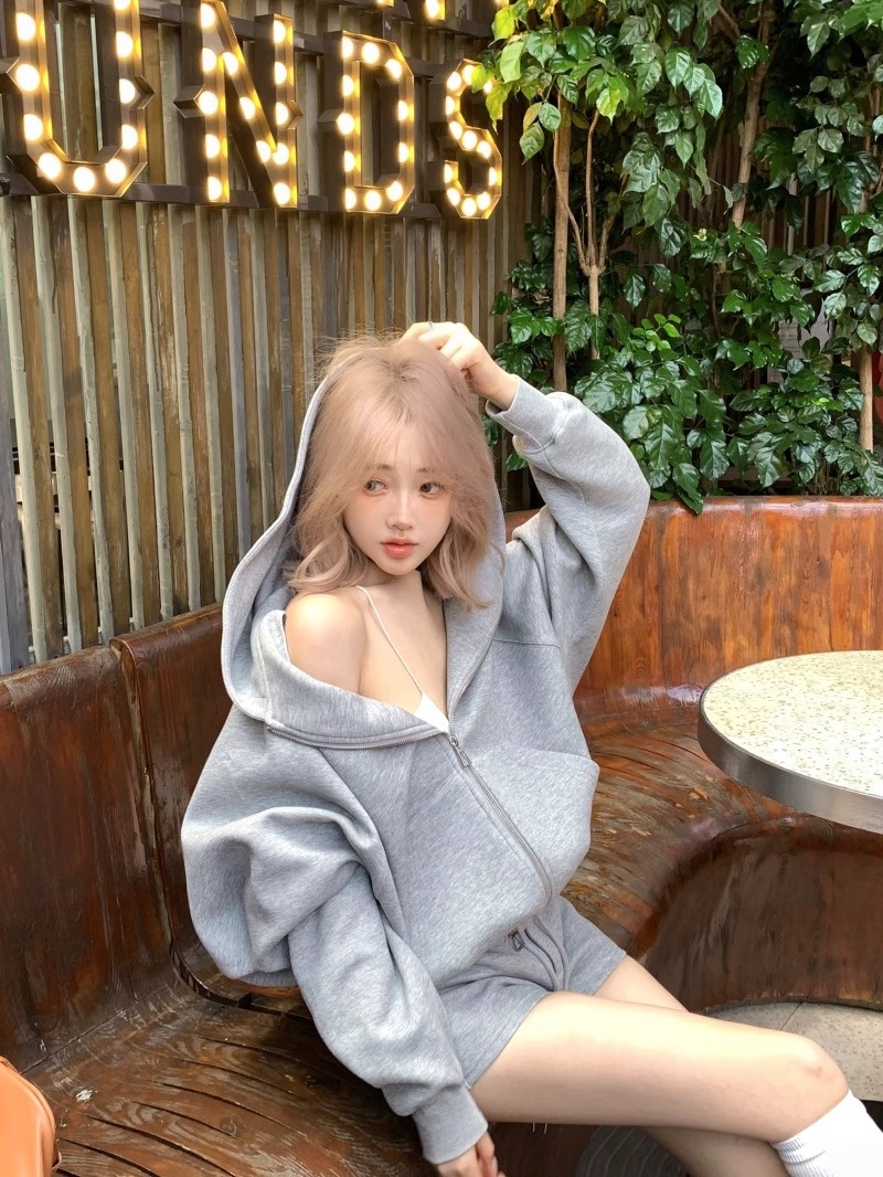 001 Casual Sports Lazy Hooded Loose Sweatshirt Jacket For Women Autumn Drawstring Straight Shorts Gray Two-Piece Set_voghion.com