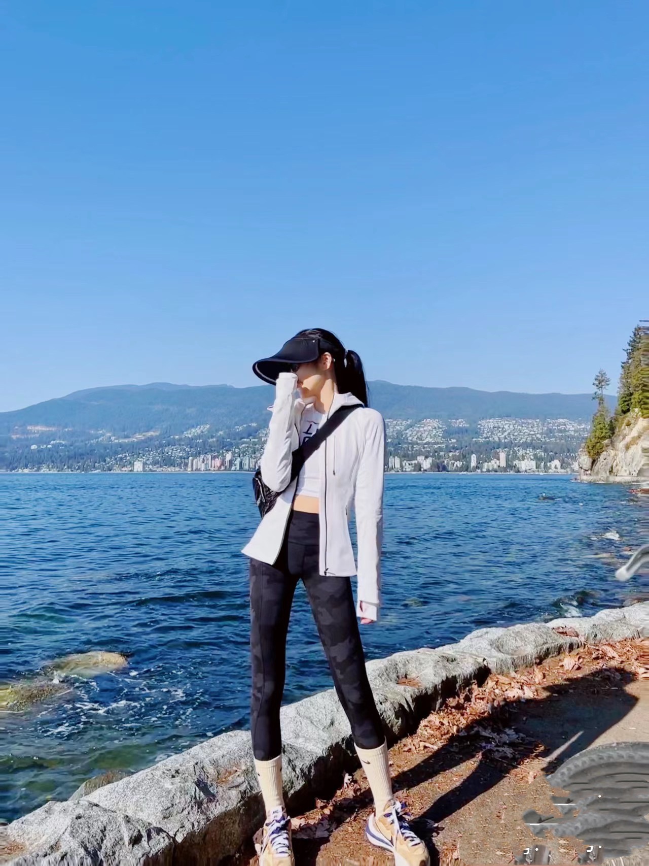 ActiveGo ActiveGo Winter LU Waterproof CrossChil Hooded Soft Shell Sports Jacket Fleece Lined Windbreaker With Reflective Night Vision_voghion.com