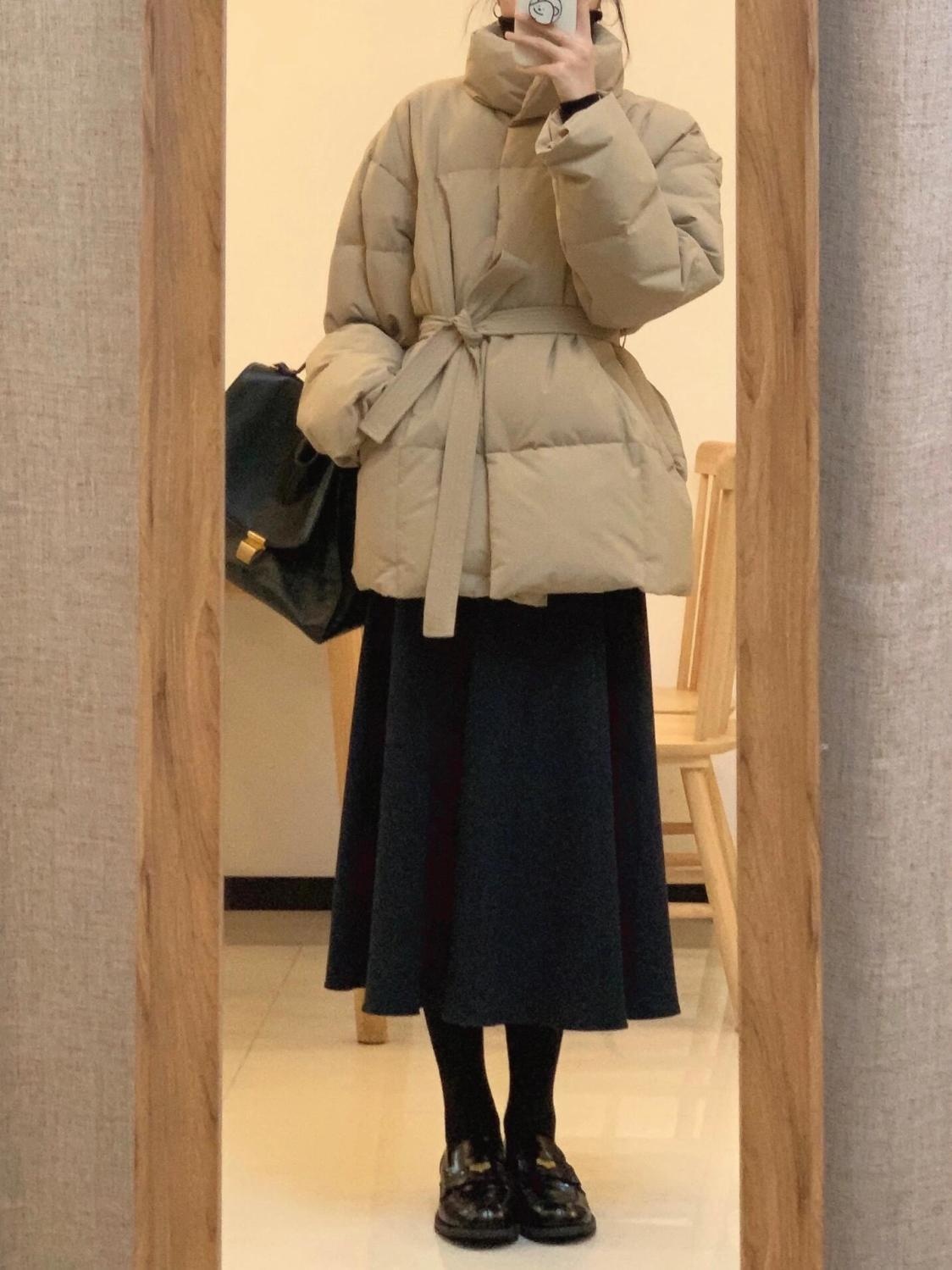 ChicShe Waist-Cinching Down Jacket For Women, Short Style, 2025 Winter New Thickened White Duck Down, Petite Slimming Elegant_voghion.com