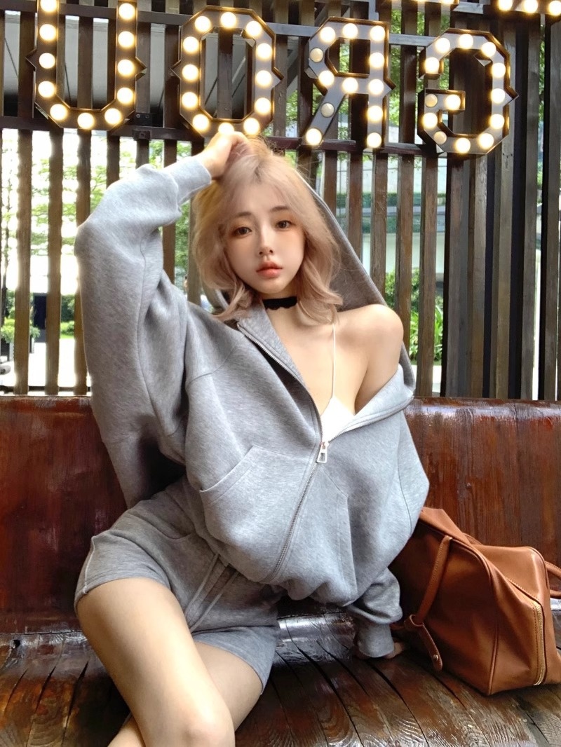 001 Casual Sports Lazy Hooded Loose Sweatshirt Jacket For Women Autumn Drawstring Straight Shorts Gray Two-Piece Set_voghion.com