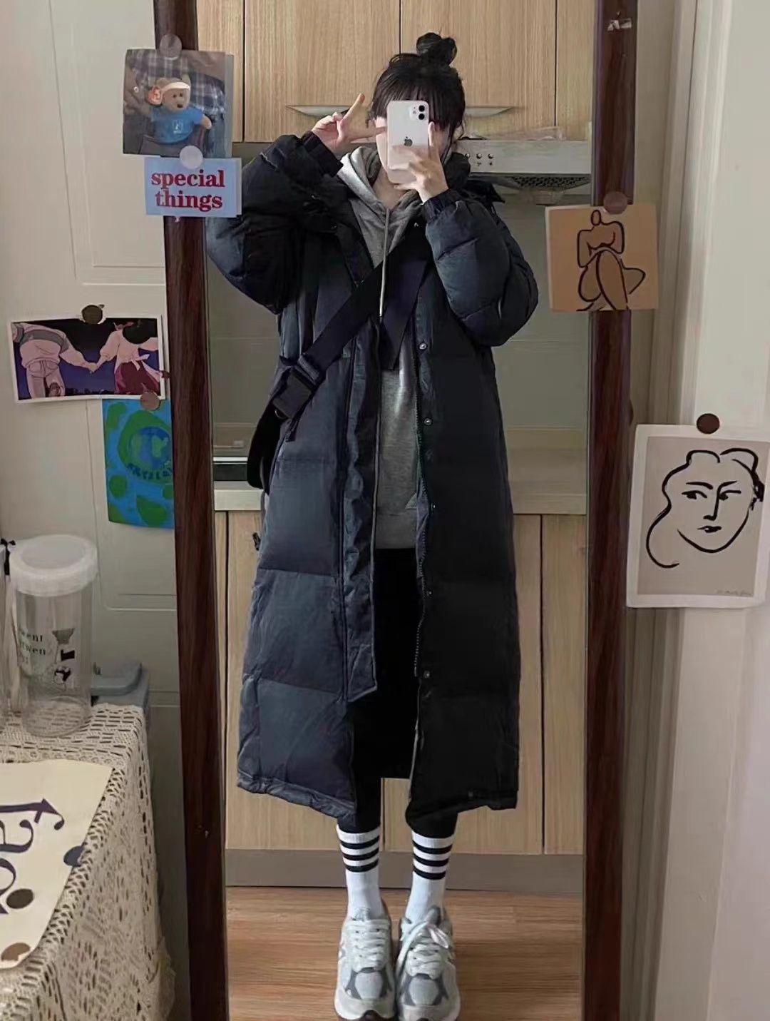 Doudoune ChicShe Zhongxi noire pour femme, extra longue, au-dessus du genou, épaisse, coupe ample, capuche amovible, nouveau modèle 2024._voghion.com