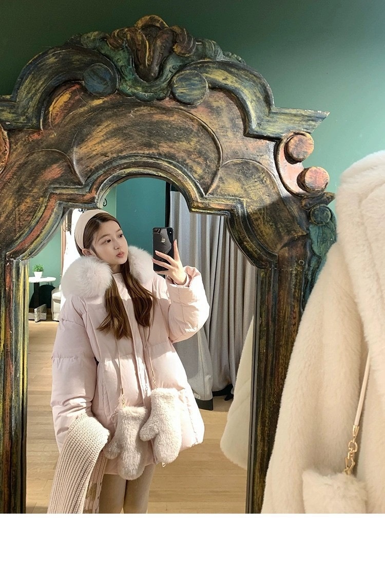 ChicShe Madofi Madou/Belove Moscow Giacca in piumino d'anatra bianca con collo in pelliccia di volpe per donna 2024 Novità invernale_voghion.com