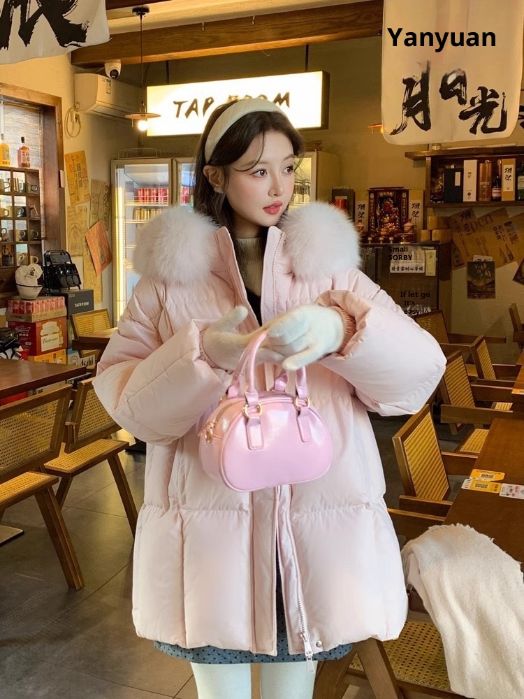 ChicShe Madofi Madou/Belove Moscow Giacca in piumino d'anatra bianca con collo in pelliccia di volpe per donna 2024 Novità invernale_voghion.com
