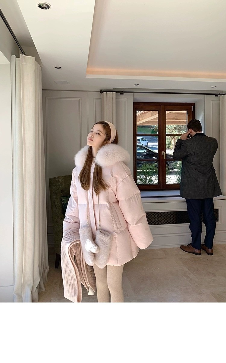 ChicShe Madofi Madou/Belove Moscow Giacca in piumino d'anatra bianca con collo in pelliccia di volpe per donna 2024 Novità invernale_voghion.com