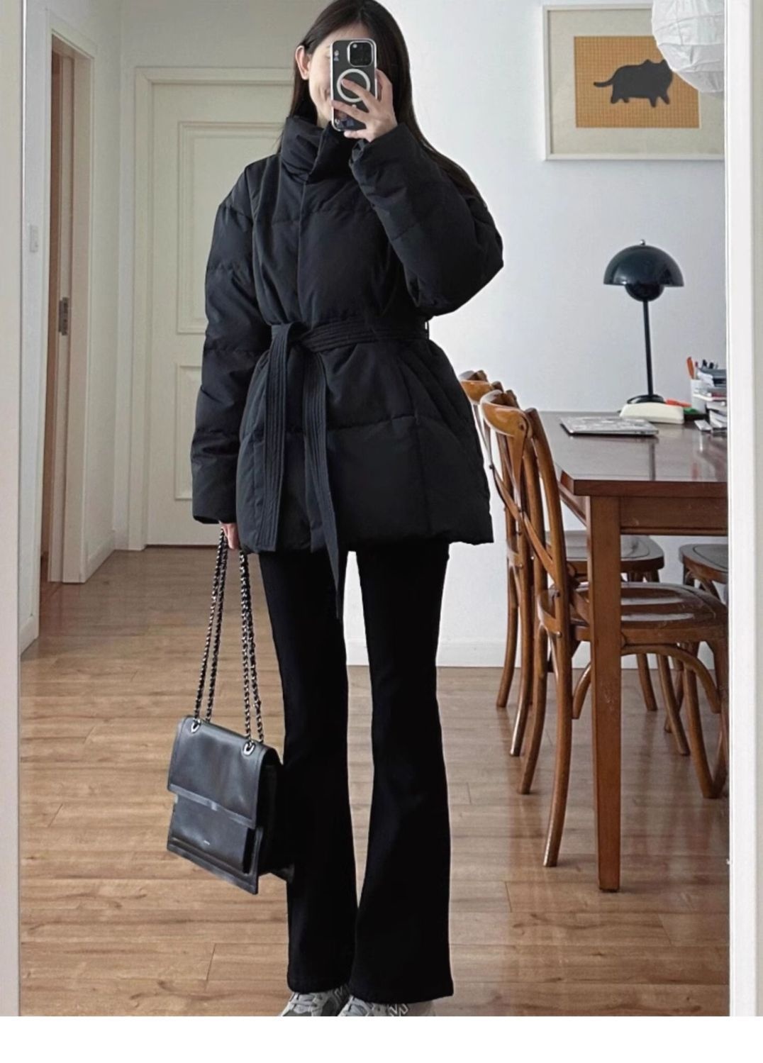 ChicShe Waist-Cinching Down Jacket For Women, Short Style, 2025 Winter New Thickened White Duck Down, Petite Slimming Elegant_voghion.com