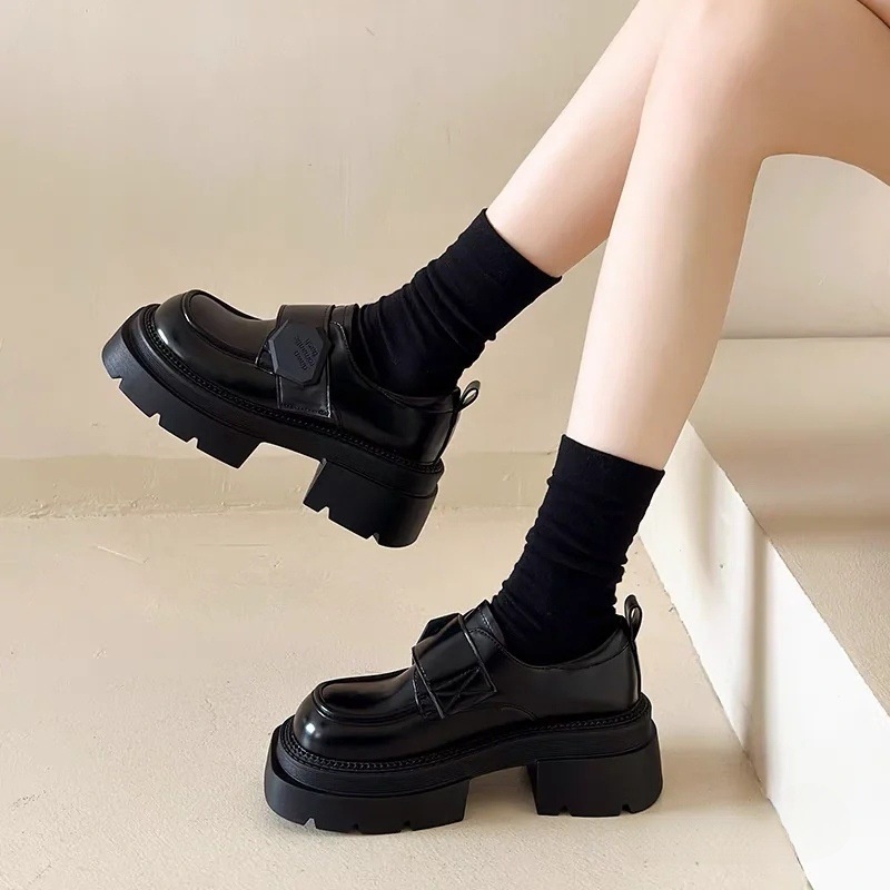 Dames leren 2025 lente nieuwe Britse stijl klittenband vierkante neus mode casual loafers platform dikke zool enkele schoenen_voghion.com