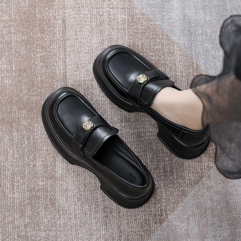 Mocassins de sola grossa para mulheres, estilo britânico, camélia, pretos, salto baixo, modelo 2025, em couro, tipo meia._voghion.com