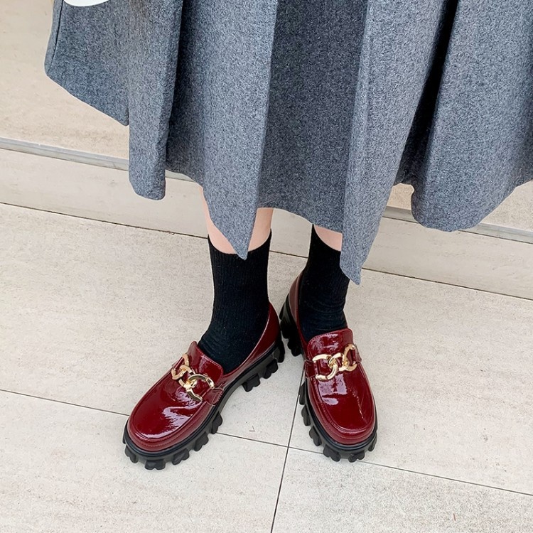 40-43 Europese en Amerikaanse retro Britse stijl diepe mond dames loafers met enkele metalen ketting dikke zool hoge hak_voghion.com