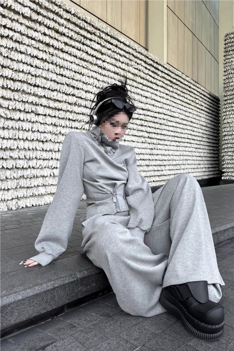 001 Spring And Autumn New Korean Plus Size Niche Design Sports Style Gray Sweatshirt Wide-Leg Pants Set For Women_voghion.com