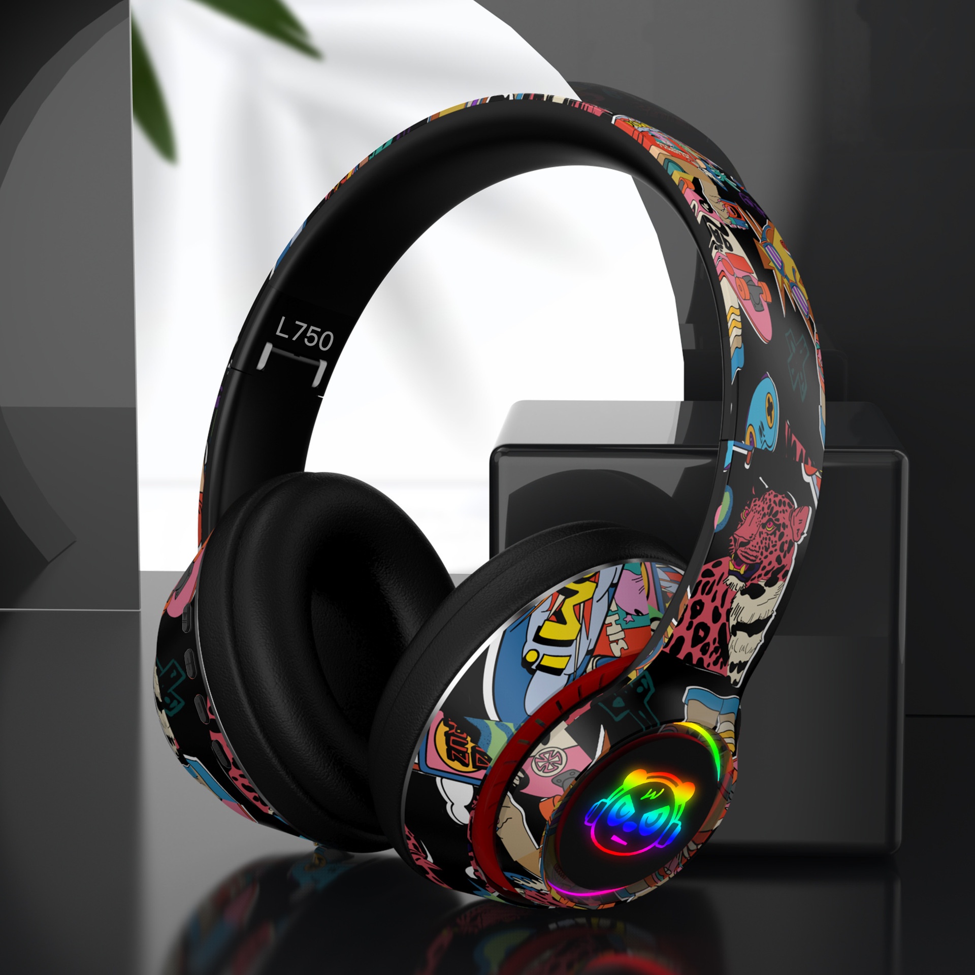 3c New Chinese Trend Graffiti Bluetooth Headphones Over-Ear Mobile Phone Wireless Sports Gaming Headset Universal Wholesale_voghion.com